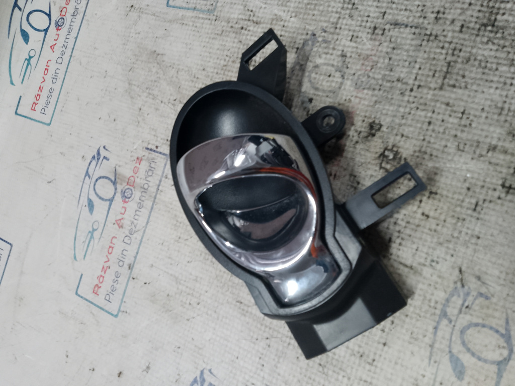 Maner interior stanga spate Nissan Juke 2011
