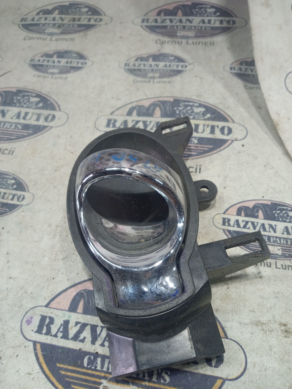 Maner interior stanga spate Nissan Juke 2011
