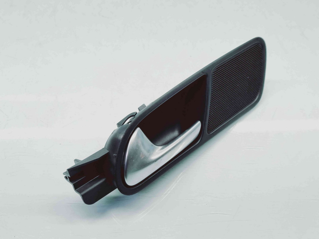Maner interior stanga spate Volkswagen Tiguan (5N) [Fabr 2007-2016] 5N0839113A