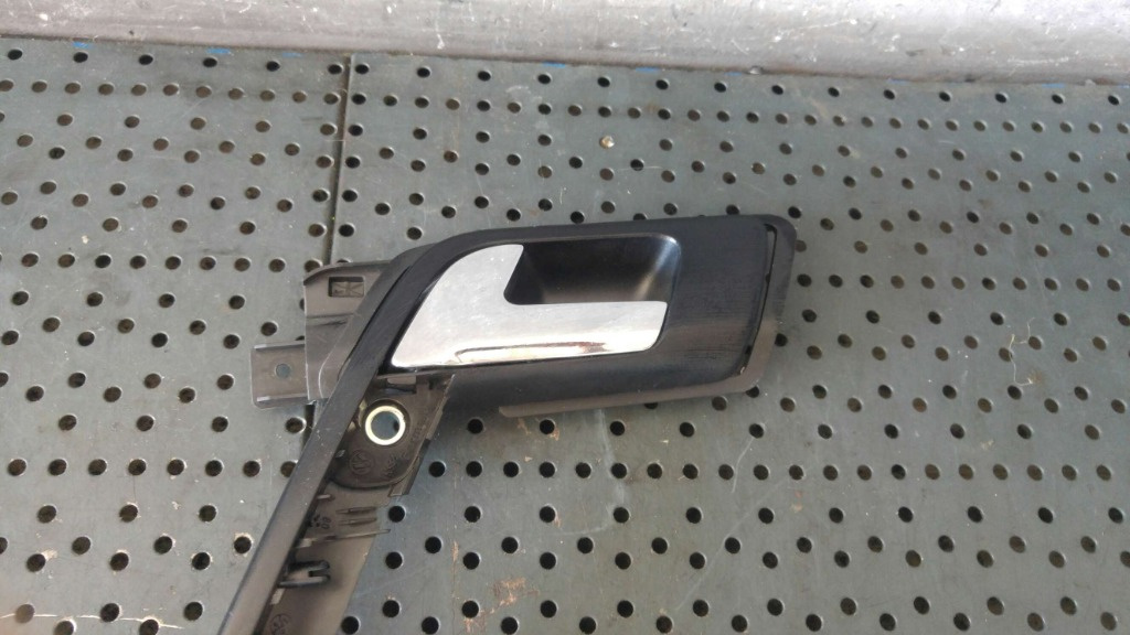 Maner interior stanga spate vw polo 9n