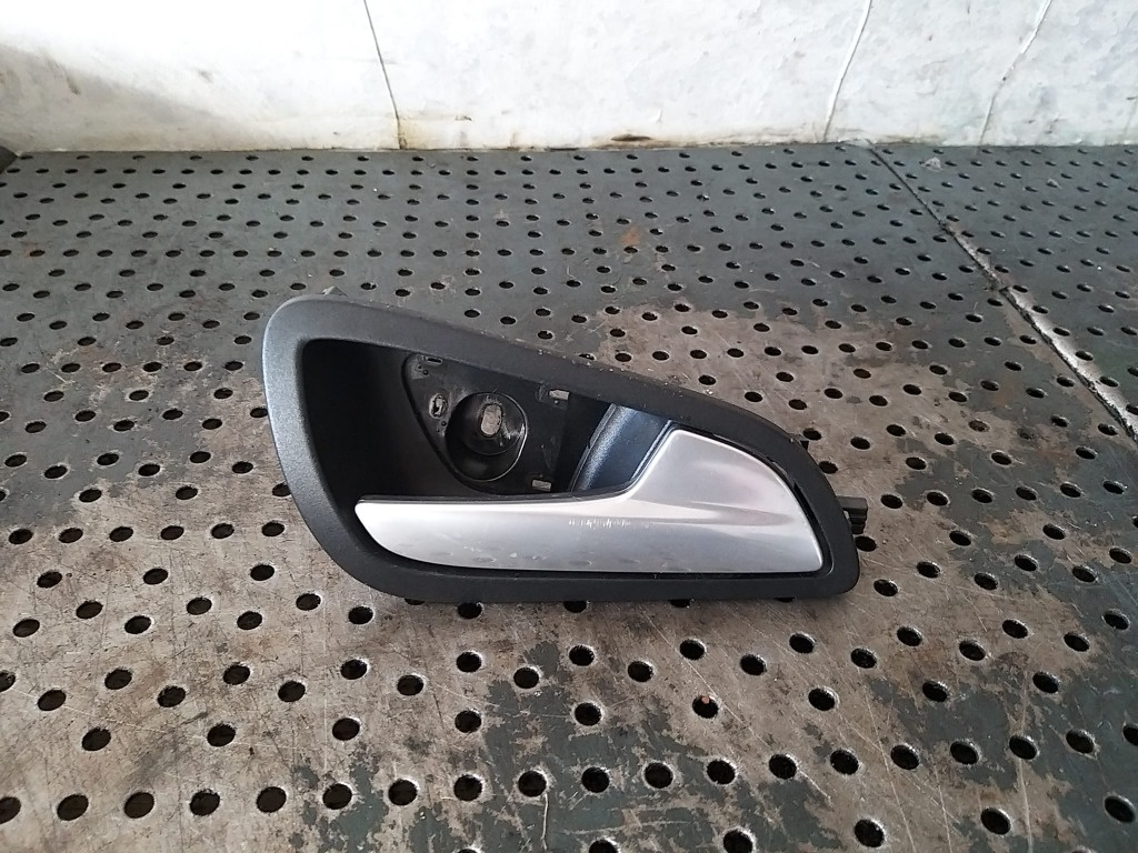 Maner interior usa dreapta fata ford focus 3 facelift am51u22600bew