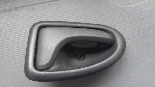 Maner interior usa dreapta fata renault trafic 2 dupa 2001 8200028995