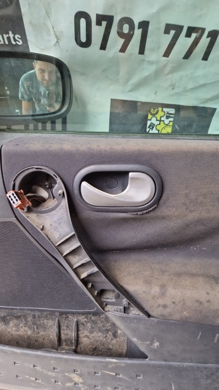 Maner interior usa dreapta Renault Megane 2 an fabricatie 2007