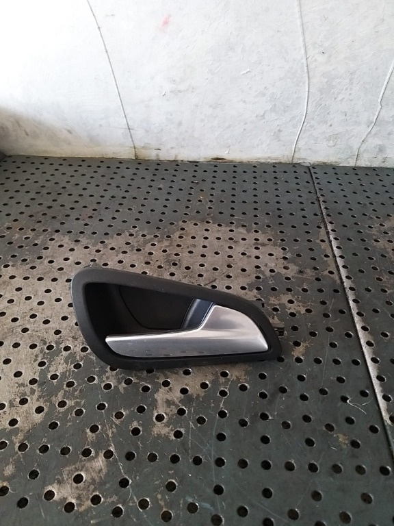 Maner interior usa dreapta spate ford focus 3 facelift am51u22600bew