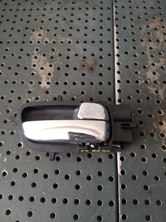 Maner interior usa dreapta spate hyundai i20 826201j000