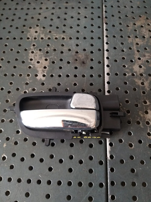 Maner interior usa dreapta spate hyundai i20 826201j000