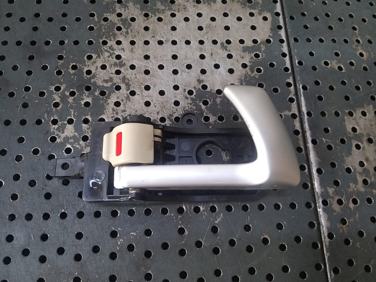 Maner interior usa dreapta spate hyundai santa fe 2 82623cm000