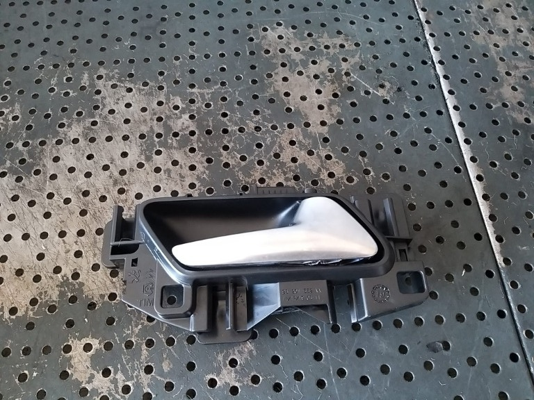 Maner interior usa dreapta spate peugeot 5008 2 98201552 25527w01