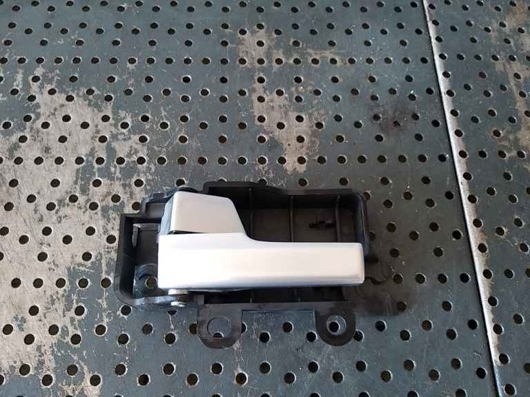 Maner interior usa stanga fata ford kuga 1 3m51r22601