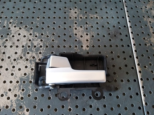 Maner interior usa stanga fata ford kuga 1 3m51r22601