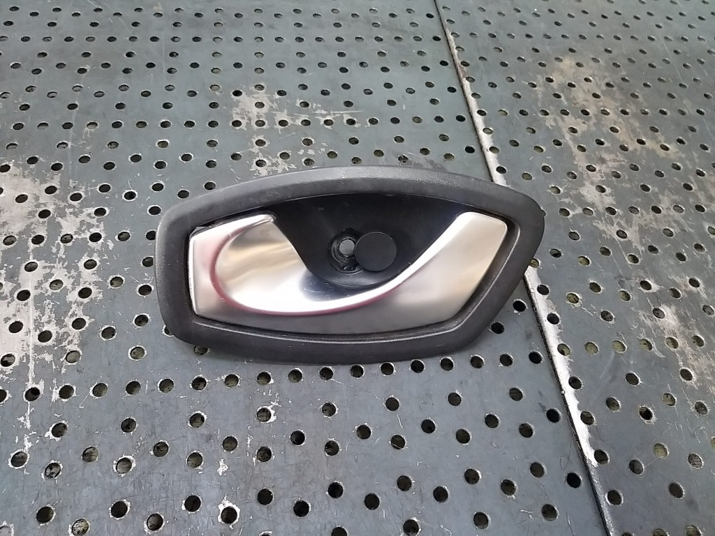 Maner interior usa stanga fata renault scenic 3 826730001r