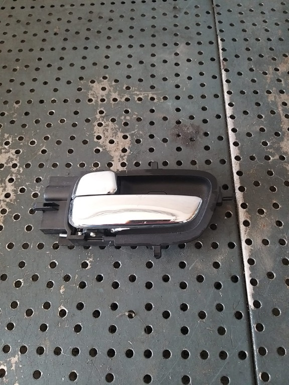 Maner interior usa stanga spate hyundai i20 826101j000