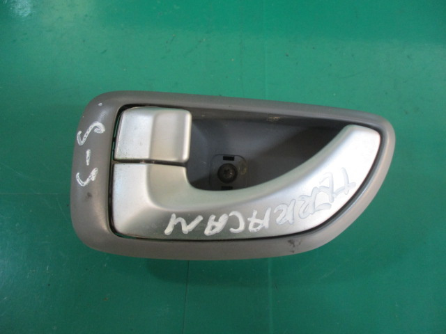 MANER INTERIOR USA STANGA SPATE HYUNDAI TERRACAN FAB. 2001 – 2006 ⭐⭐⭐⭐⭐
