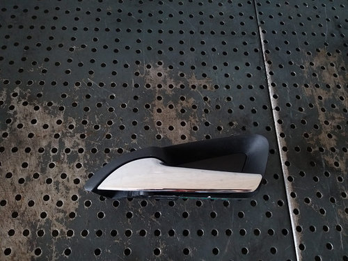 Maner interior usa stanga spate opel mokka x j13 13577263