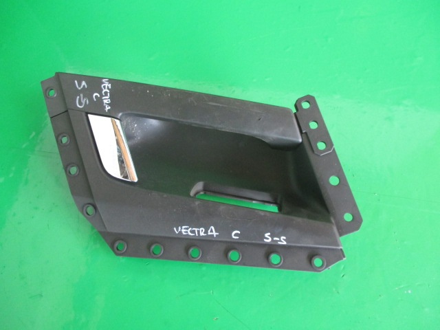 MANER INTERIOR USA STANGA SPATE OPEL VECTRA C FAB. 2002 – 2009 ⭐⭐⭐⭐⭐