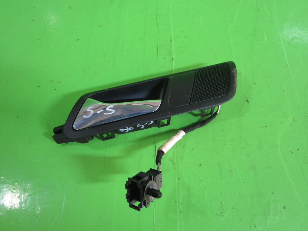 MANER INTERIOR USA STANGA SPATE VW PASSA
