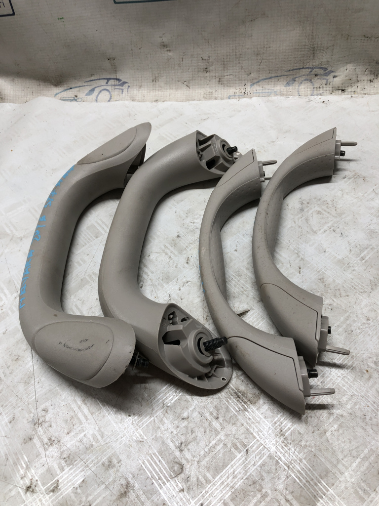 Maner plafon dreapta fata Nissan Navara 2.3 Motorina 2016, -