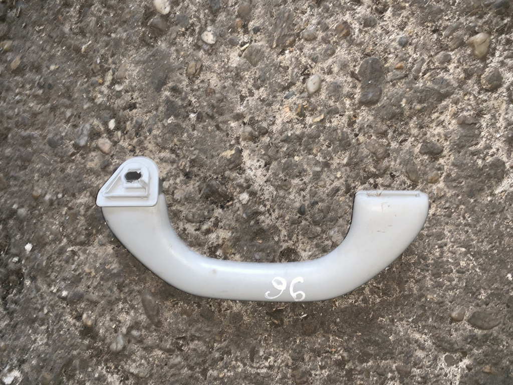 Maner plafon dreapta fata Volkswagen VW Bora [1998 - 2005] Sedan 1.9 TDI MT (150 hp) (1J2)