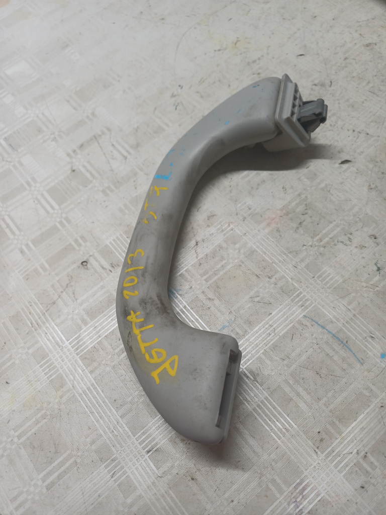 Maner plafon stânga fata Volkswagen Jetta 1.6 Motorina 2013, -