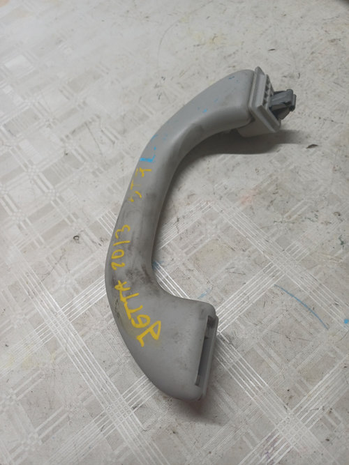 Maner plafon stânga fata Volkswagen Jetta 1.6 Motorina 2013, -