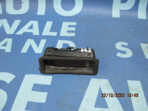 Maner portbagaj BMW E90 2008; 7118158 (garnitura deteriorata)