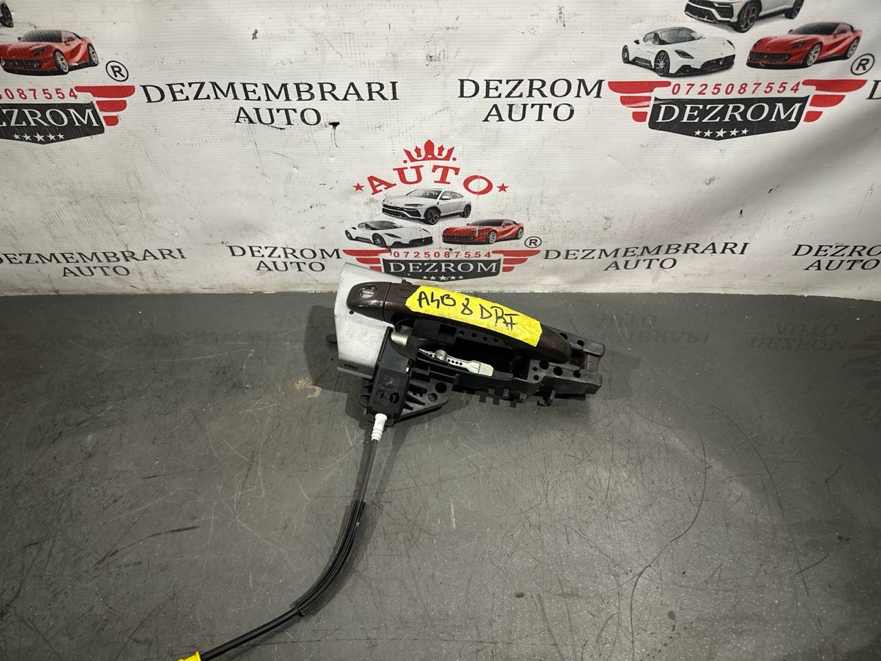 Maner usa dreapta fata 8T0837205A / 8T0837886A Audi A4 B8 Sedan (8K2) 1.8 TFSI quattro 160 cai