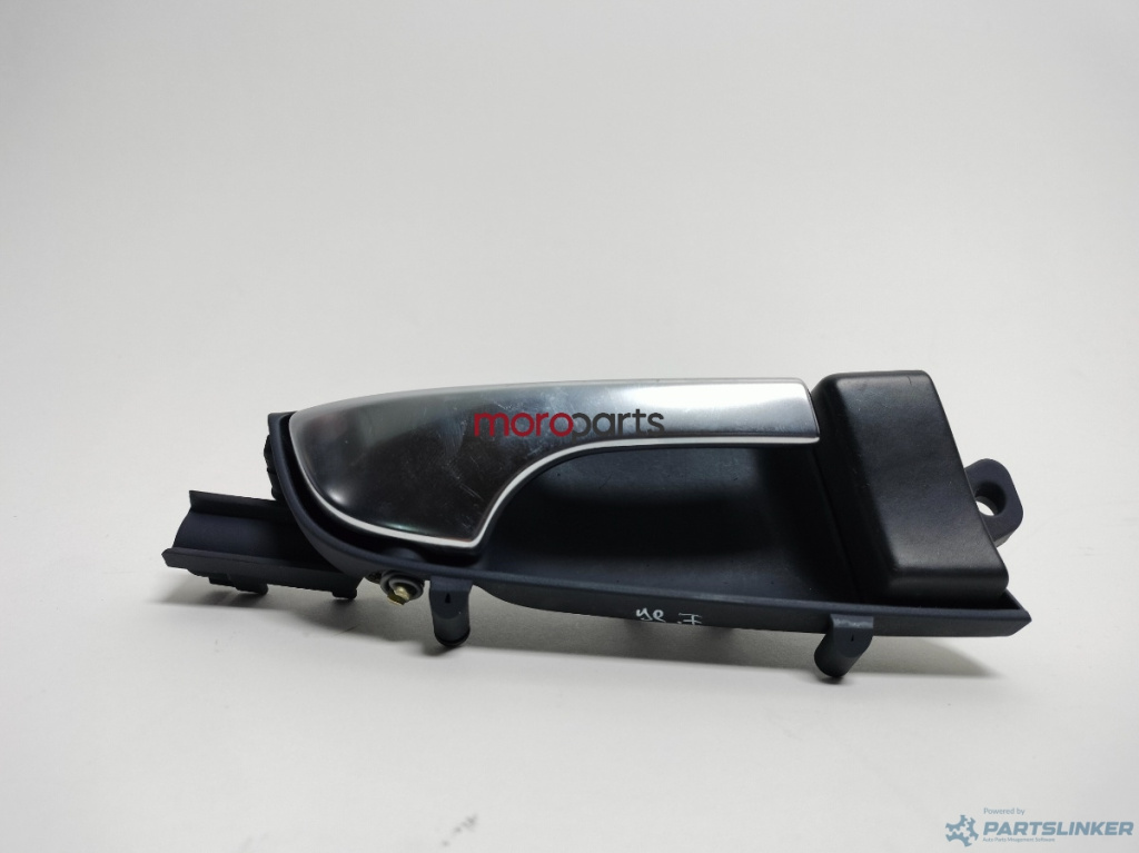 Maner usa dreapta fata AUDI A3 II (8P1) [ 2003 - 2013 ] 1.6 (BGU, BSE, BSF) 75KW|102HP VAG OEM 8P3867020