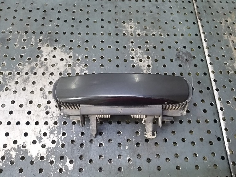 Maner usa dreapta fata audi a4 b7 8e 4b0839885
