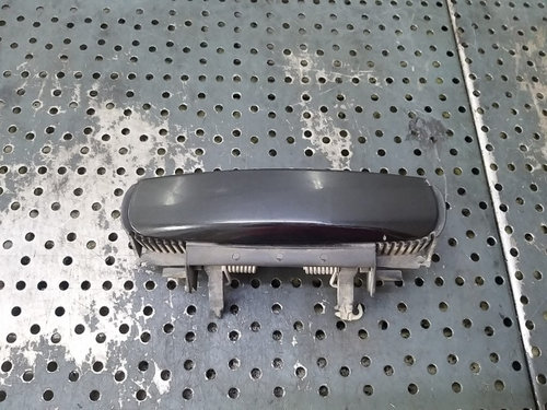 Maner usa dreapta fata audi a4 b7 8e 4b0839885