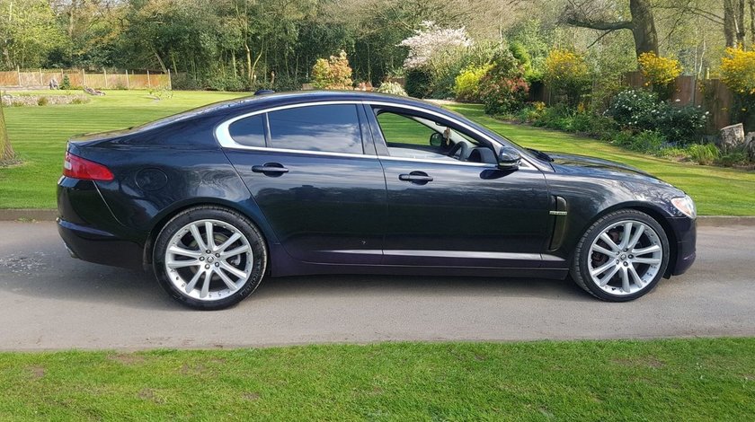 Maner usa dreapta fata jaguar xf 2010