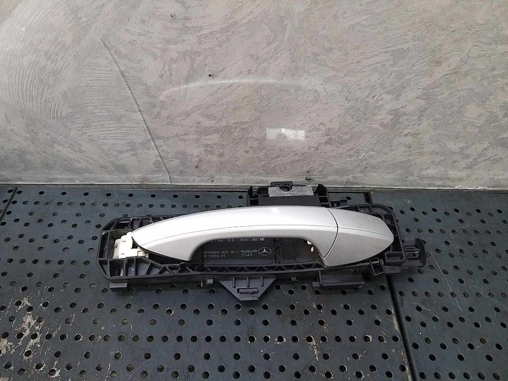 Maner usa dreapta fata mercedes c class w204 2047600834