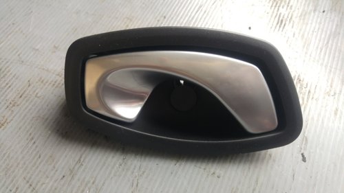 Maner usa dreapta fata renault laguna 3 806700005r
