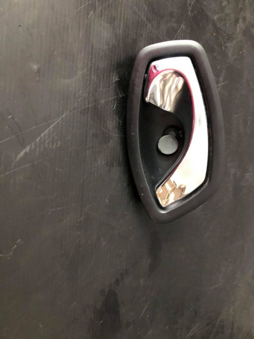 Maner usa dreapta fata renault trafic 3 806700005r