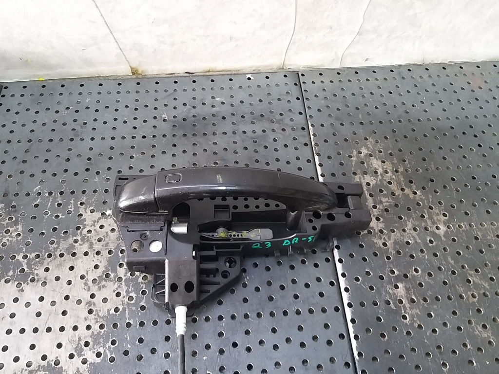 Maner usa dreapta spate audi q3 8u 8u0837886