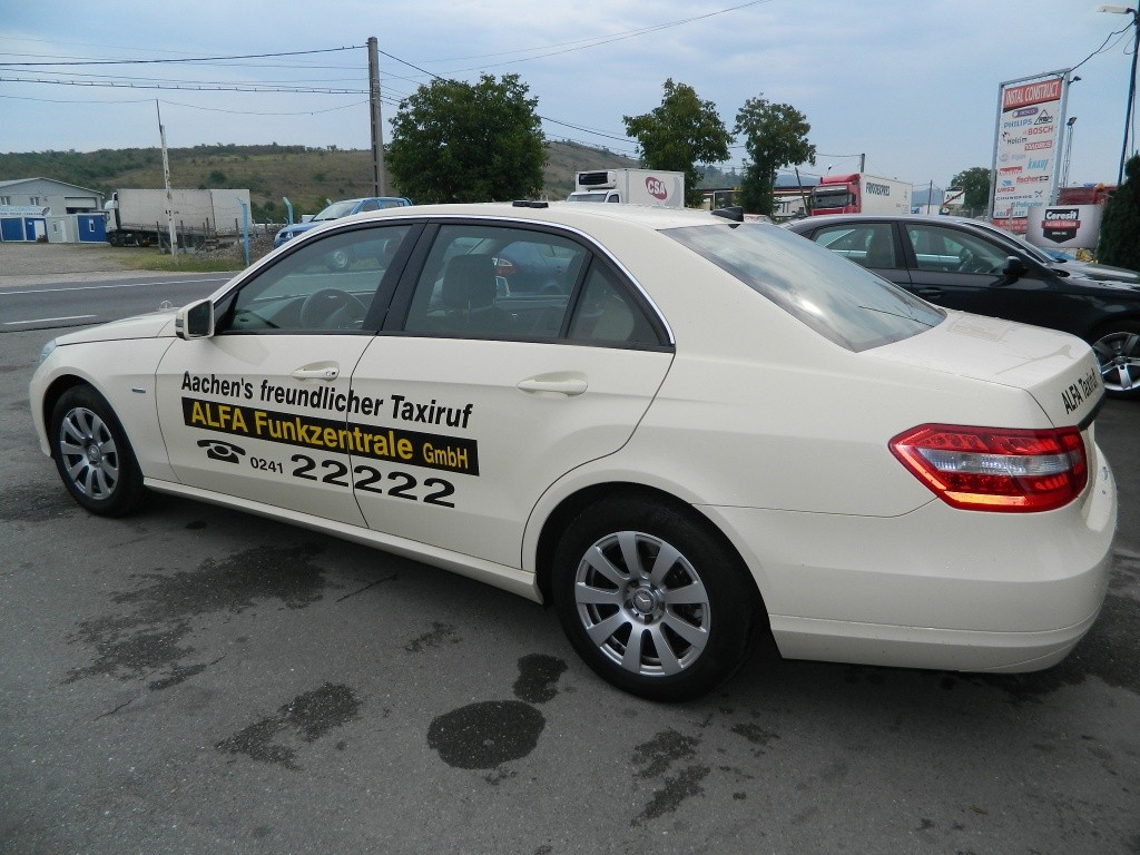 Maner usa dreapta spate Mercedes E-CLASS W212 model 2012
