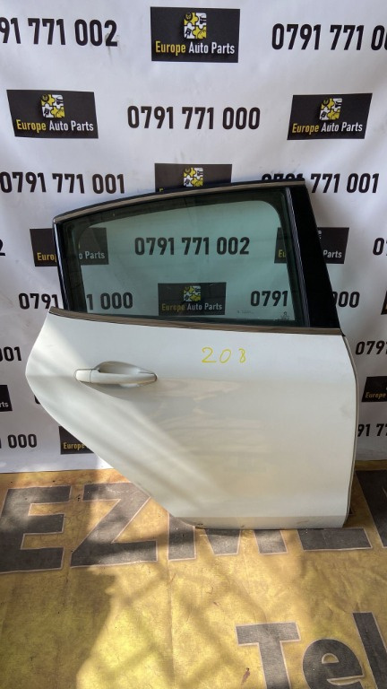 Maner usa dreapta spate Peugeot 208 1.6 HDI cod motor 9HP an 2013