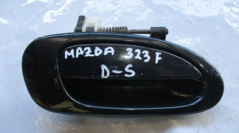 MANER USA EXTERIOR DREAPTA SPATE MAZDA 323 F FAB. 1996