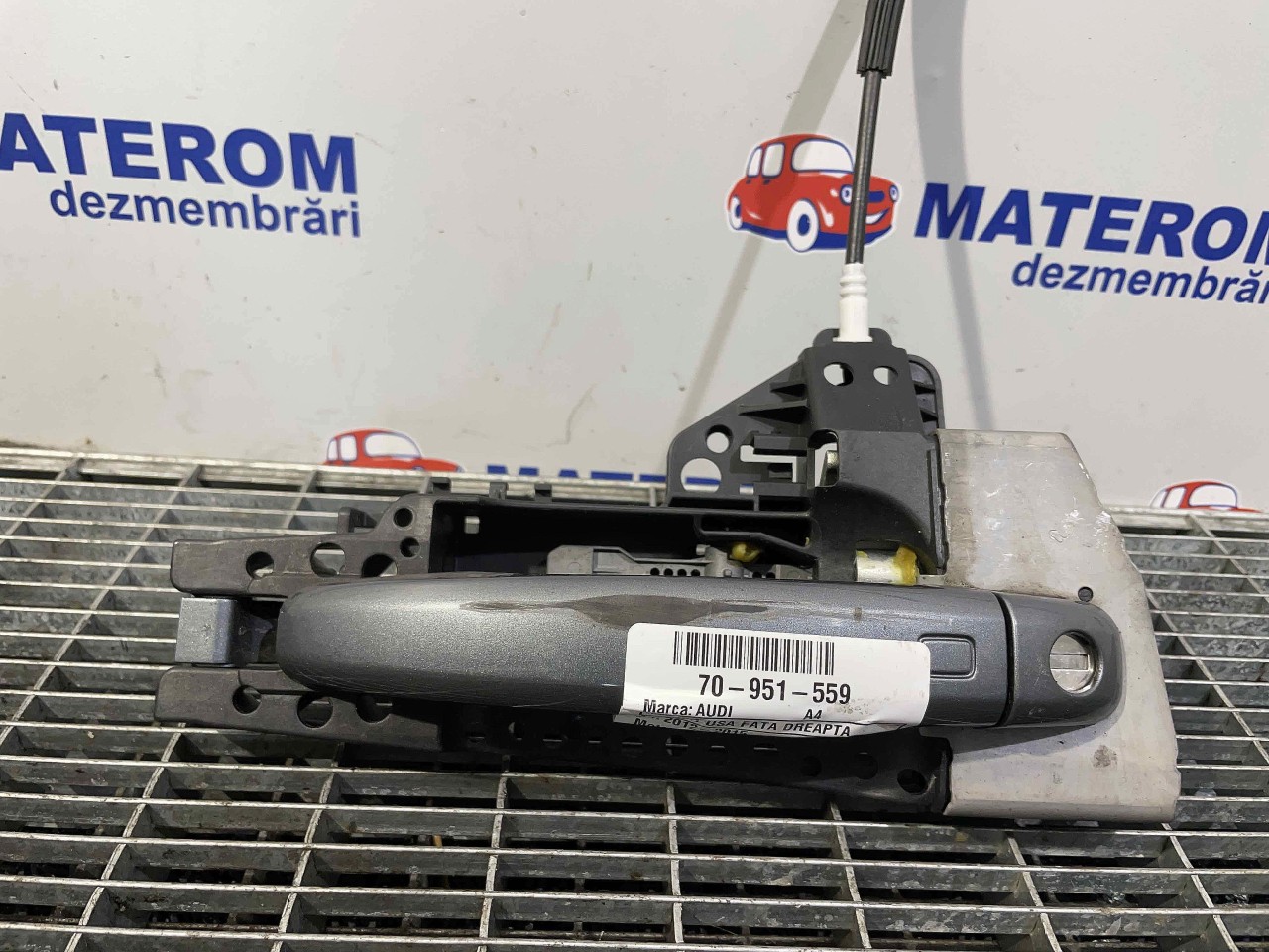 MANER USA FATA DREAPTA AUDI A4 A4 - - (2012 2015)