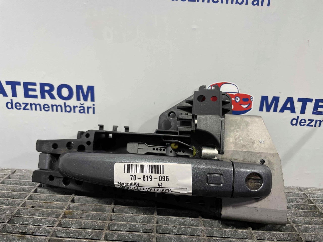 MANER USA FATA DREAPTA AUDI A4 A4 - - (2012 2015)