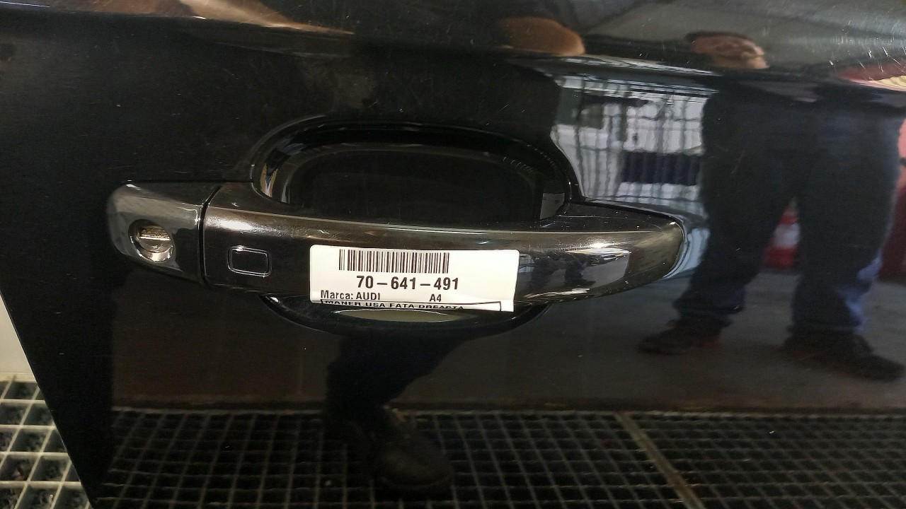 MANER USA FATA DREAPTA AUDI A4 A4 - - (2012 2015)