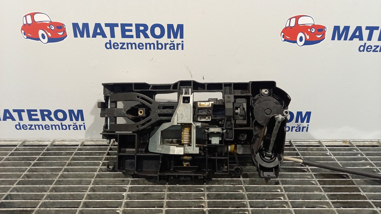 MANER USA FATA DREAPTA BMW SERIA 5 F 11 - - (2010 2014)