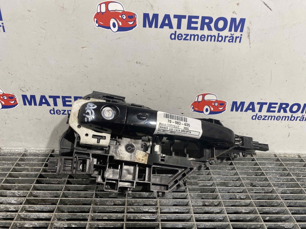 MANER USA FATA DREAPTA CHRYSLER 300C - - (2011 2014)