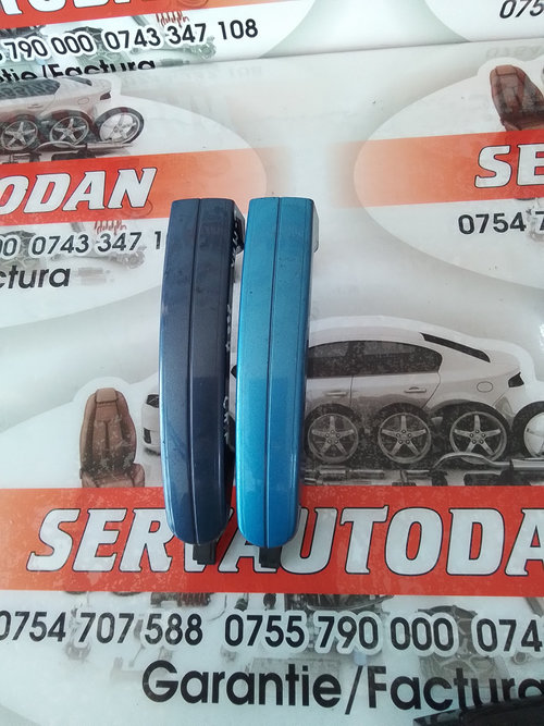 Maner usa fata dreapta Ford C-Max facelift (2007-2010) 2.0 Motorina 2007, 3M51R22404ACW