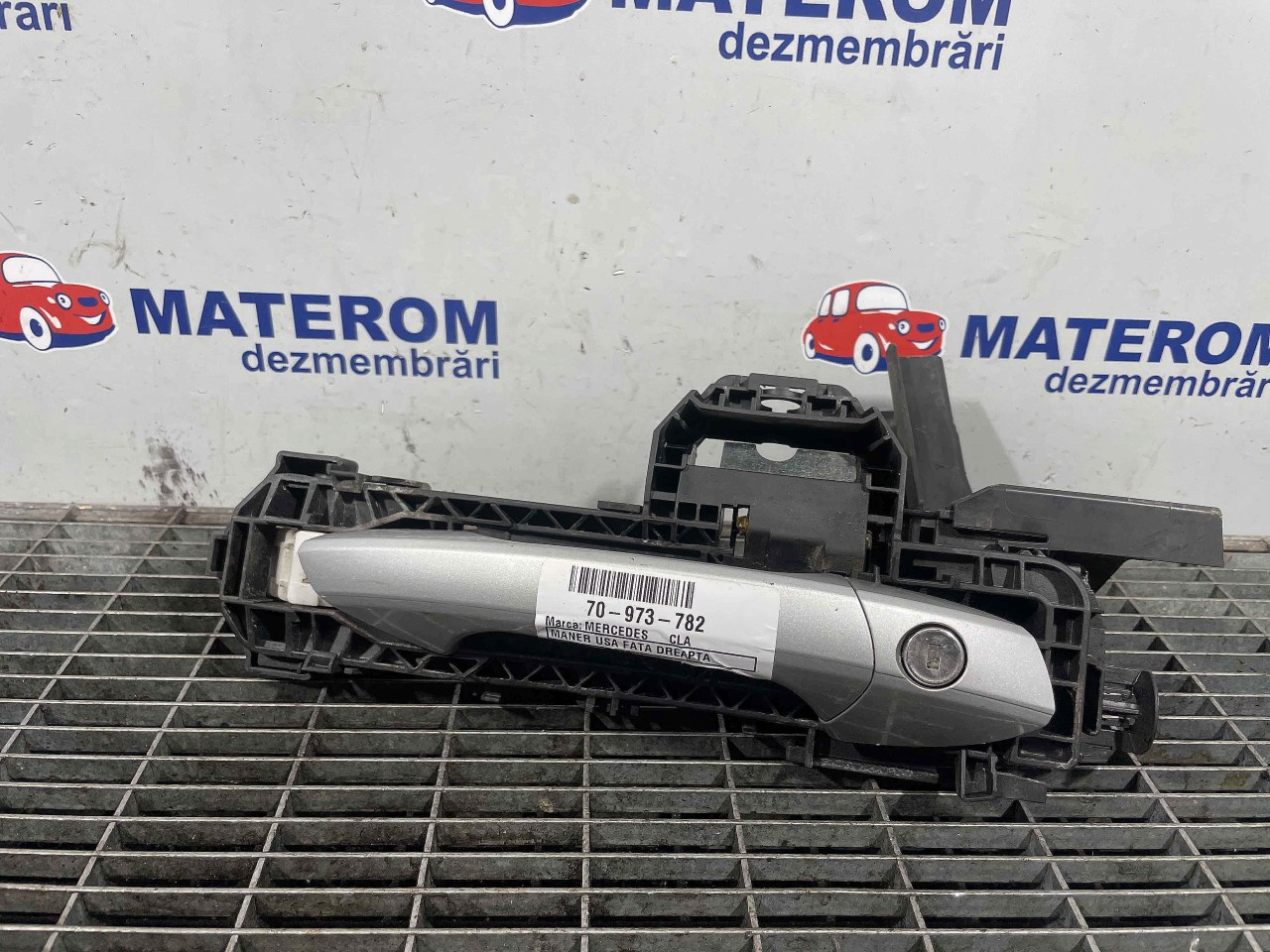 MANER USA FATA DREAPTA MERCEDES CLA - - 