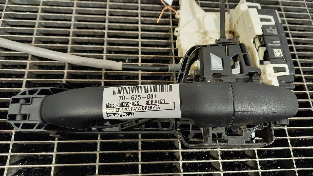 MANER USA FATA DREAPTA MERCEDES SPRINTER - - (2019 2021)