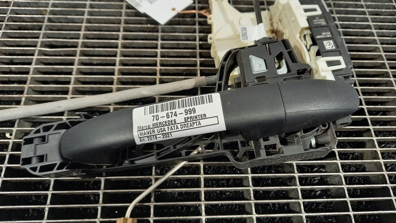 MANER USA FATA DREAPTA MERCEDES SPRINTER SPRINTER - - (2019 2021)