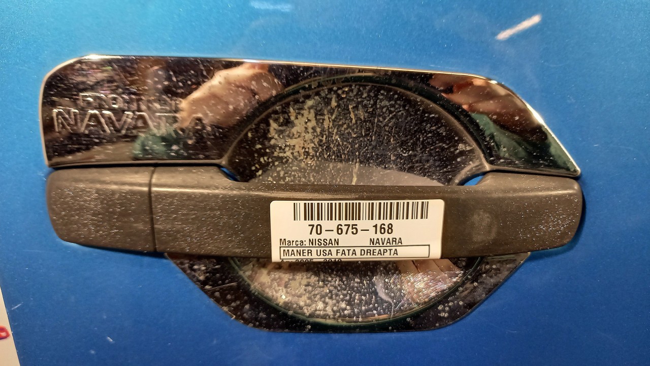 MANER USA FATA DREAPTA NISSAN NAVARA - - (2005 2010)