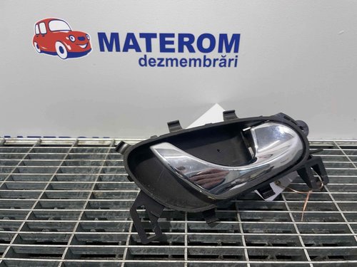 MANER USA FATA DREAPTA NISSAN NAVARA - - (2015 2019)