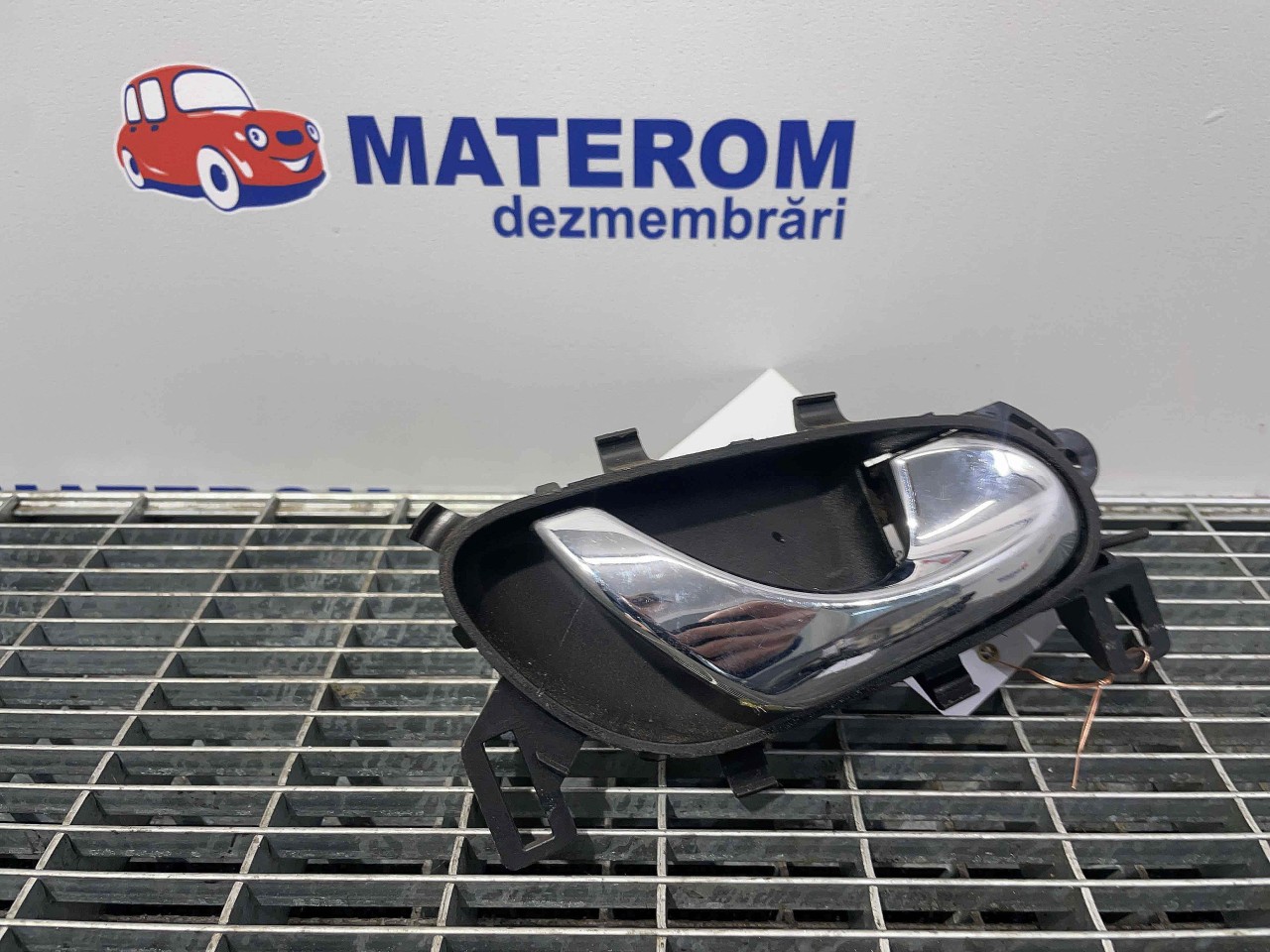 MANER USA FATA DREAPTA NISSAN NAVARA NAVARA - - (2015 2019)