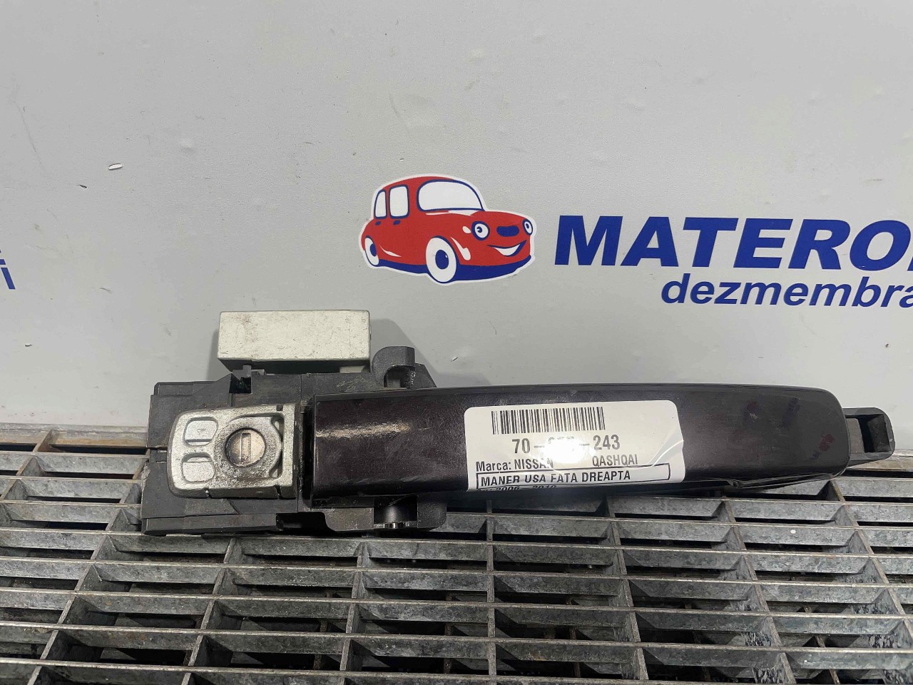 MANER USA FATA DREAPTA NISSAN QASHQAI - - (2006 2010)